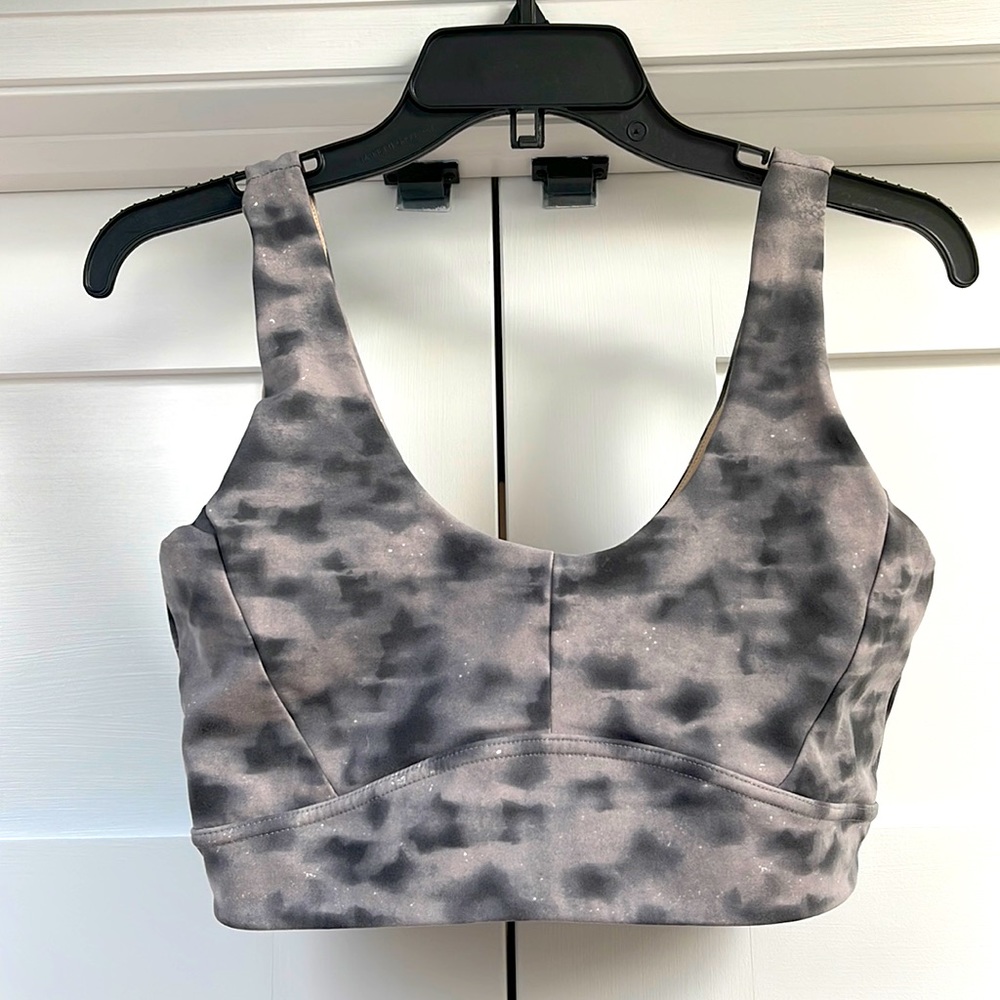 Varley Let’s Go Elsie sports bra. Concert leaf pattern. Size large